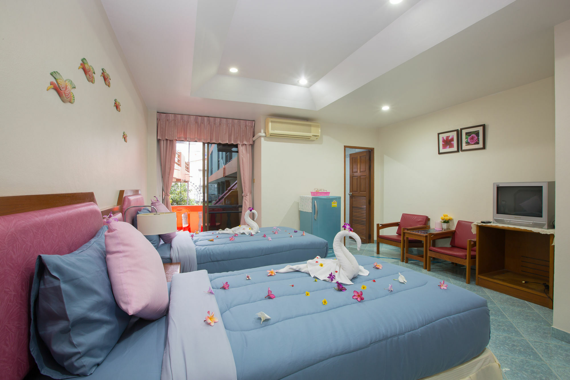 Chusri Hotel Patong Exterior photo