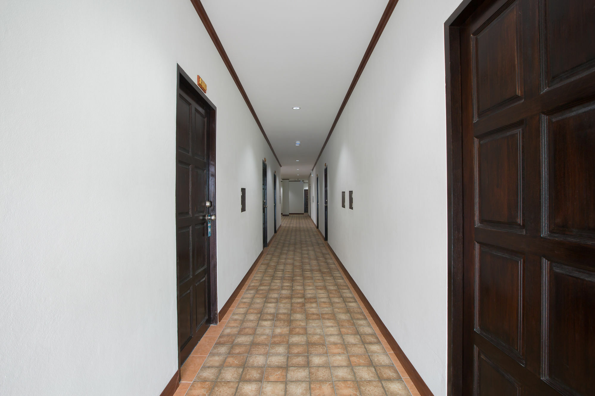 Chusri Hotel Patong Exterior photo