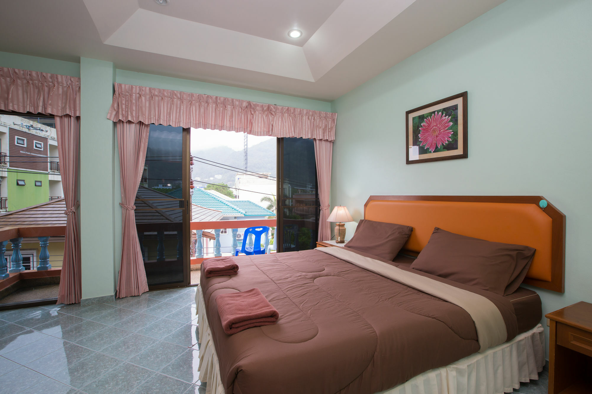Chusri Hotel Patong Exterior photo